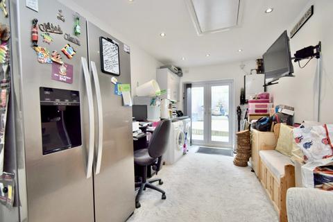 6 Carty Road, Hamilton, Leicester, LE5 1QS
