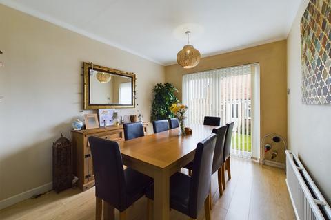 4 bedroom end of terrace house for sale, Leighton Road, Benfleet, SS7