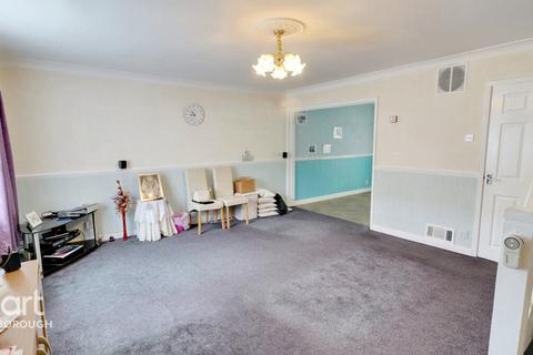 4 bedroom end of terrace house for sale, Mercian Court, Peterborough
