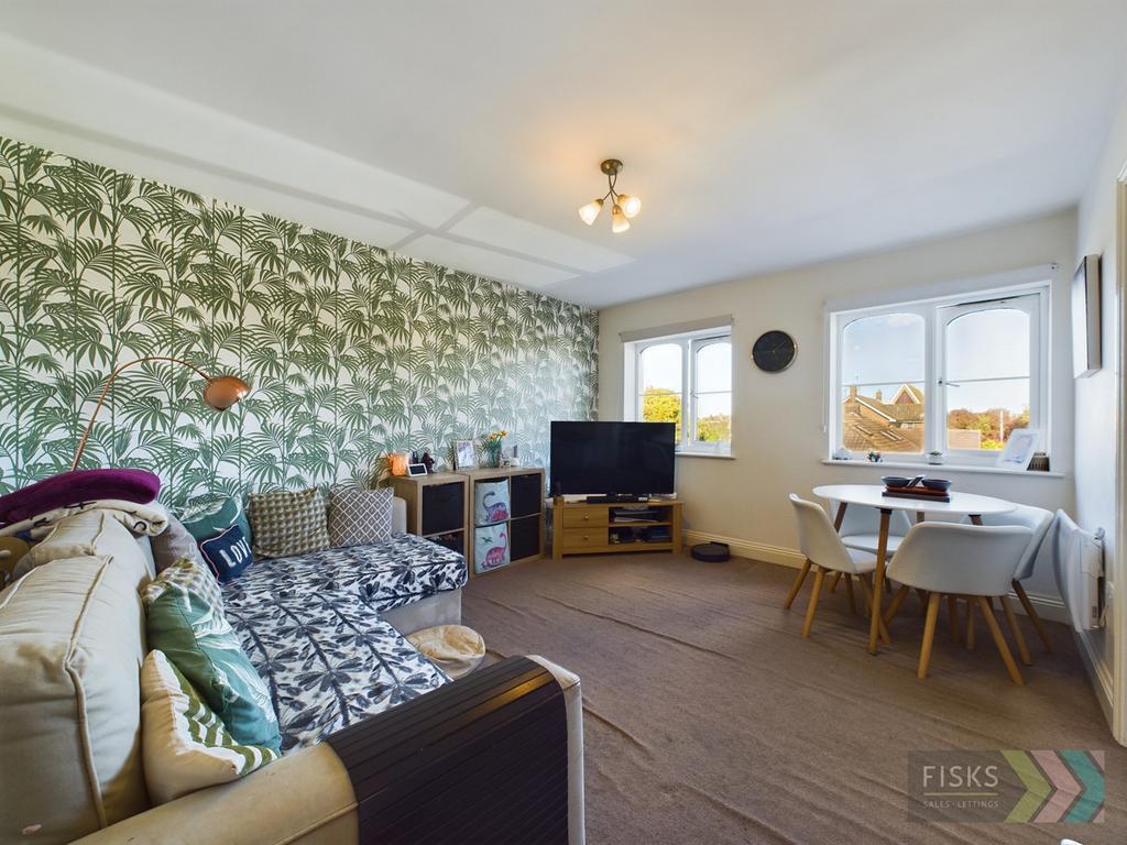 Linden Way, Canvey Island, SS8 2 bed apartment for sale £220,000