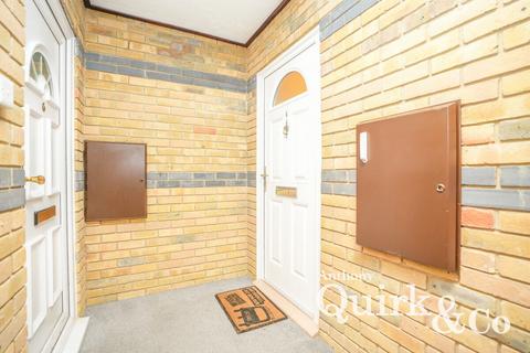 2 bedroom flat for sale, Sanders Road, Canvey Island, SS8