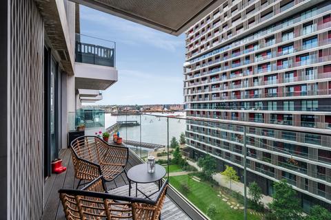 2 bedroom apartment for sale, Fairwater House, Royal Wharf, E16