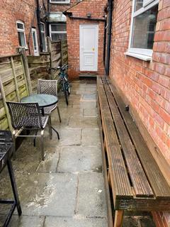 8 bedroom terraced house to rent, Ladybarn Lane, Manchester M14