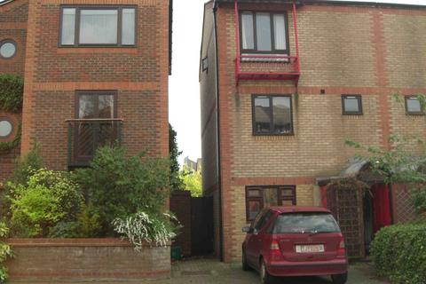 5 bedroom end of terrace house for sale, Caledonian Wharf, London E14