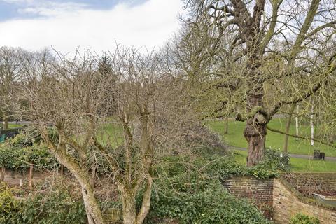 4 bedroom end of terrace house for sale, Paddenswick Road, London W6