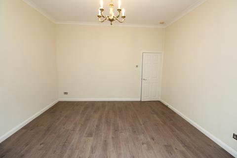 2 bedroom apartment to rent, Foxgrove Road, Beckenham, BR3