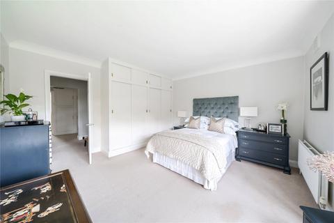 3 bedroom flat for sale, Leicester House, Watts Road, Thames Ditton, KT7