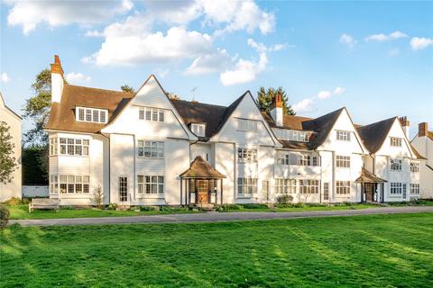 3 bedroom flat for sale, Leicester House, Watts Road, Thames Ditton, KT7