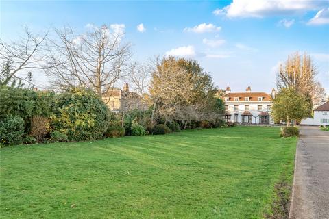 3 bedroom flat for sale, Leicester House, Watts Road, Thames Ditton, KT7