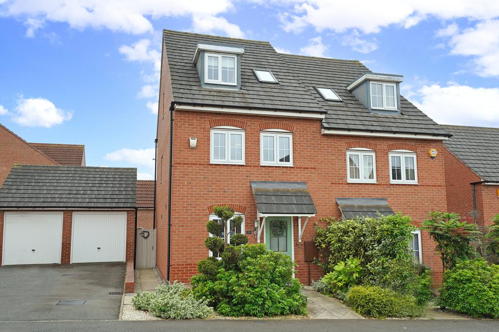 Glenfield, Leicester LE3 4 bed semidetached house for sale £300,000