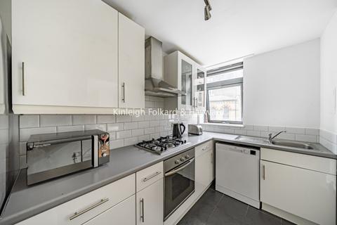 2 bedroom apartment to rent, Caledonian Road London N7