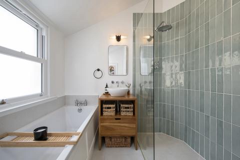 76 Cromford Road, London, SW18 1NY