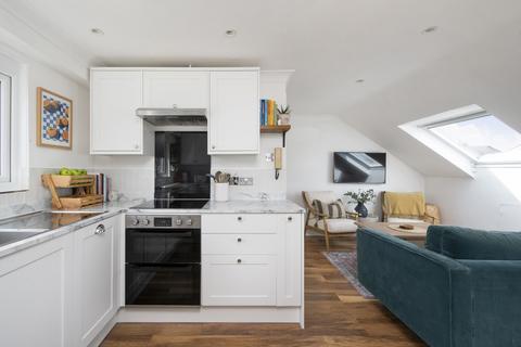 76 Cromford Road, London, SW18 1NY