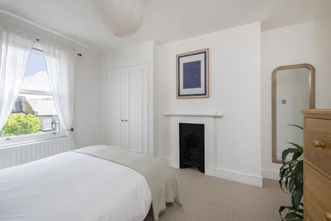 76 Cromford Road, London, SW18 1NY