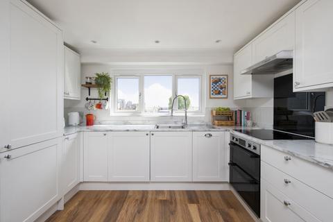 76 Cromford Road, London, SW18 1NY