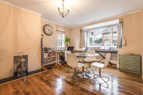 3 bedroom house to rent, Buttermere Drive Putney SW15