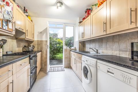 3 bedroom house to rent, Buttermere Drive Putney SW15