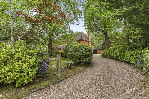5 bedroom detached house for sale, Kentish Lane, Brookmans Park, Hertfordshire, AL9