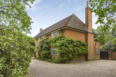 5 bedroom detached house for sale, Kentish Lane, Brookmans Park, Hertfordshire, AL9