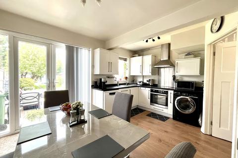 44 Church Lane, Chessington, KT9 2DW