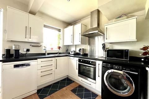 44 Church Lane, Chessington, KT9 2DW