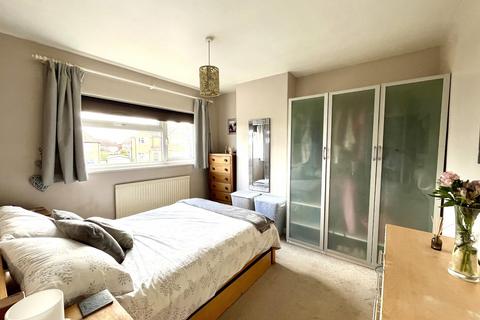 44 Church Lane, Chessington, KT9 2DW