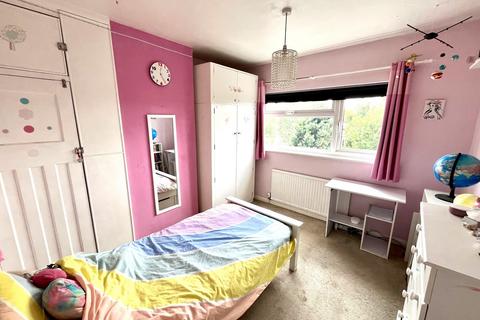 44 Church Lane, Chessington, KT9 2DW