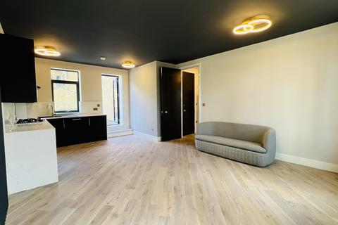 7, Tanners House, 3 - 7 Windmill Lane, London, E15 1PG