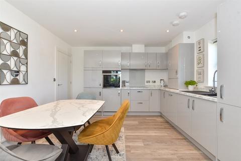 2 bedroom apartment for sale, Linksfield Road, Westgate-On-Sea, Kent