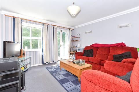 2 bedroom ground floor flat for sale, River Bank Close, Maidstone, Kent