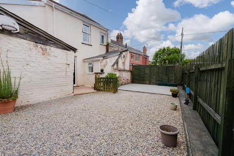 4 bedroom end of terrace house for sale, Mill Street, Crediton, EX17