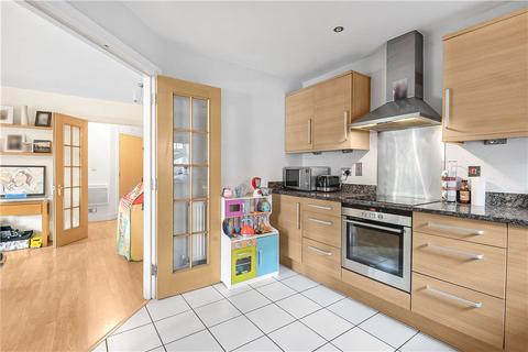 3 bedroom apartment for sale, Hook Heath Avenue, Woking, Surrey, GU22