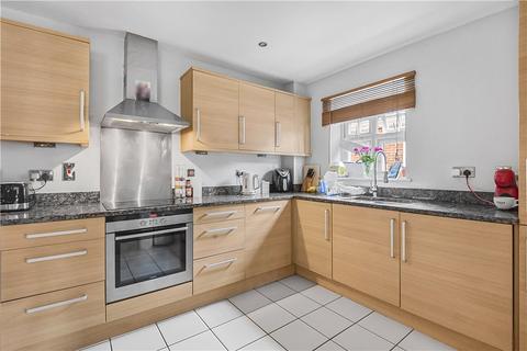 3 bedroom apartment for sale, Hook Heath Avenue, Woking, Surrey, GU22