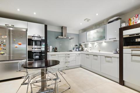 2 bedroom flat for sale, Harrods Court, London SW3