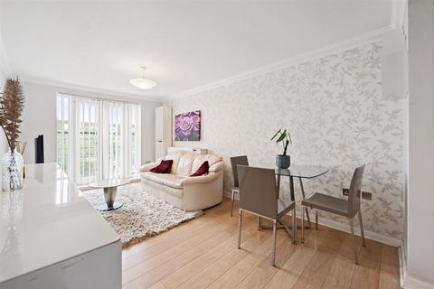 2 bedroom apartment for sale, Driberg Court, Dagenham, Essex