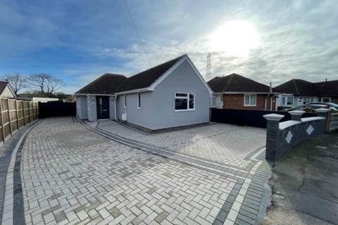 4 bedroom bungalow to rent, Corondale Road, Worle, Weston-super-Mare
