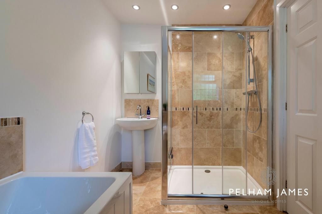 Guest en suite, Rydal House, Tickencote