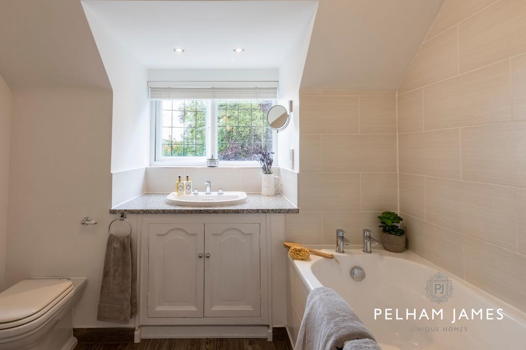 Family Bathroom, Rydal House, Tickencote