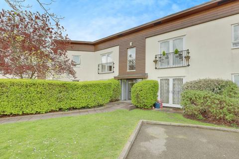 2 bedroom apartment for sale, Priorywood Drive, Leigh-on-sea, SS9