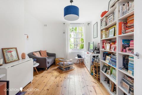 1 bedroom flat for sale, Gibson Gardens, London, N16