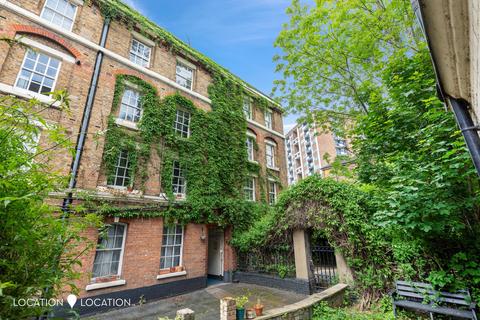 1 bedroom flat for sale, Gibson Gardens, London, N16