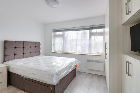 1 bedroom property to rent, Rambler Close, Taplow SL6