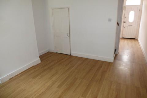 3 bedroom house to rent, Elgar Road, Reading