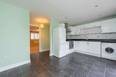 3 bedroom semi-detached house to rent, Woodvale Road, Farnborough, GU14