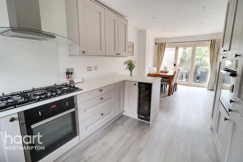 4 bedroom detached house for sale, Rose Acre Close, Northampton