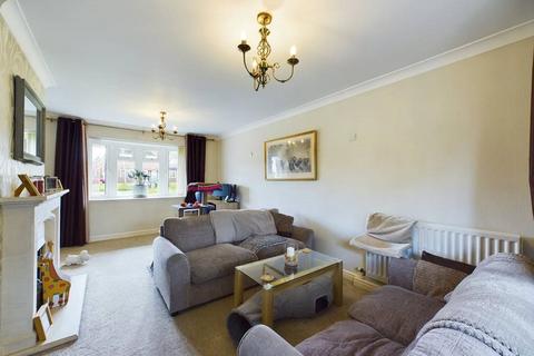 3 bedroom semi-detached house for sale, Windermere Drive, Worcester, Worcestershire, WR4