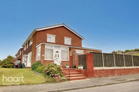 4 bedroom semi-detached house for sale, Woodpecker Road, Aylesford