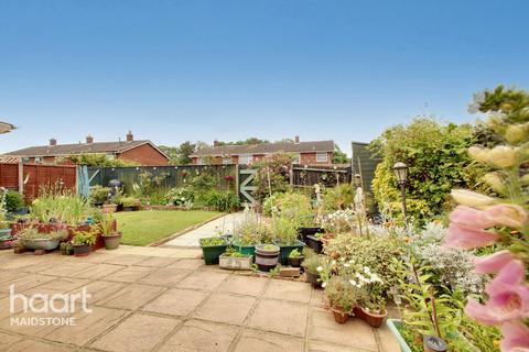 4 bedroom semi-detached house for sale, Woodpecker Road, Aylesford