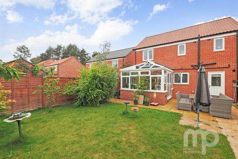 4 bedroom detached house for sale, Chamberlain Rise, Wymondham NR18