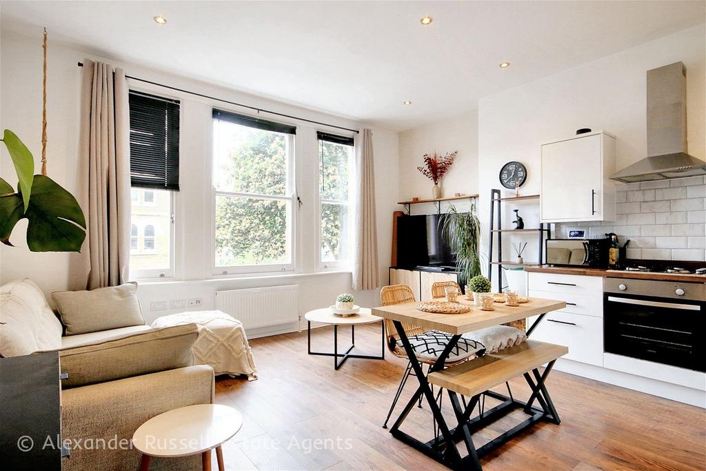 South Eastern Road, Ramsgate, CT11 2 bed apartment for sale £180,000